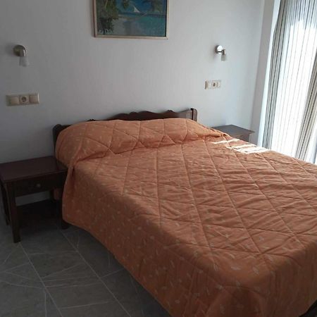 Gerekos Studios And Apartments Agios Georgios  ภายนอก รูปภาพ